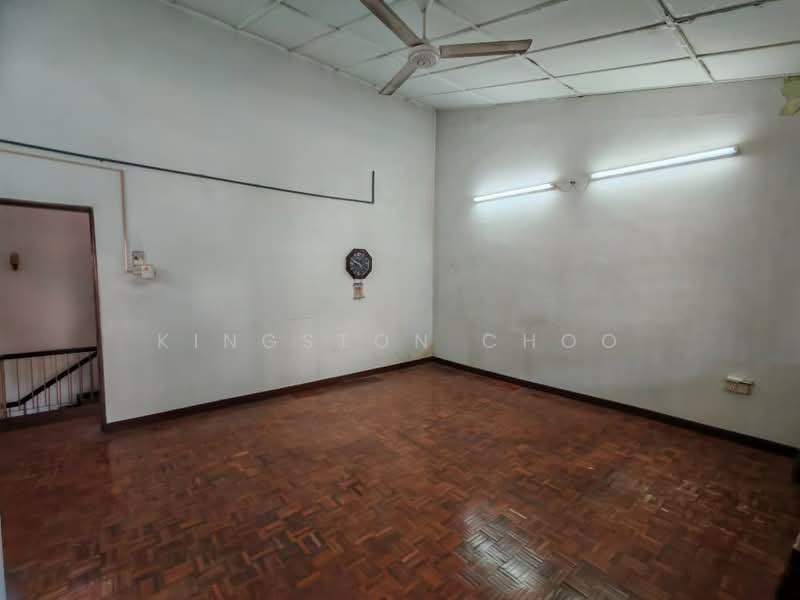 2-storey Terraced House for Sale in Taman Pertama (Cheras) - Kingston Choo - Living Room - PropertyGuru.com.my