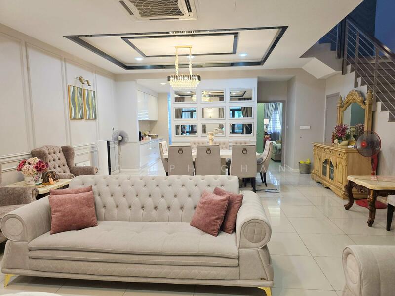 2-storey Terraced House for Sale in Taman Cahaya Alam (Shah Alam) - Joseph Chan - Living Room - PropertyGuru.com.my