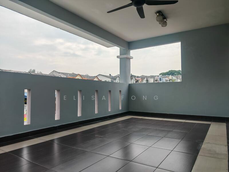 2-storey Terraced House for Sale in Taman Bukit Serdang (Seri Kembangan) - Elisa Fong - Balcony - PropertyGuru.com.my