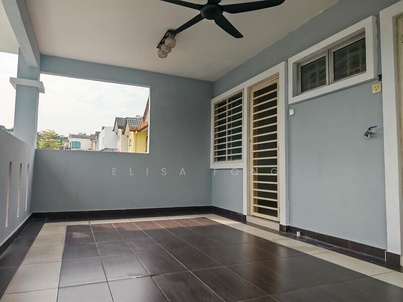 2-storey Terraced House for Sale in Taman Bukit Serdang (Seri Kembangan) - Elisa Fong - Balcony - PropertyGuru.com.my
