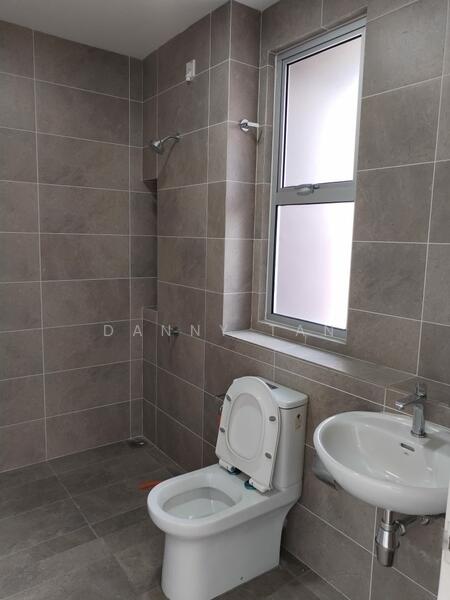 2-storey Terraced House for Sale in Bandar Rimbayu (Telok Panglima Garang) - Danny Tan - Bathroom - PropertyGuru.com.my
