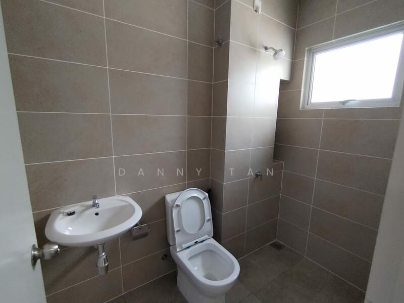 2-storey Terraced House for Sale in Bandar Rimbayu (Telok Panglima Garang) - Danny Tan - Bathroom - PropertyGuru.com.my