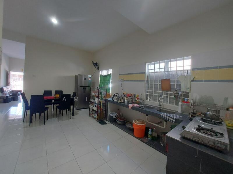 Cluster House for Sale in Medan Klebang Elit (Chemor) - Amie Chong - Kitchen - PropertyGuru.com.my