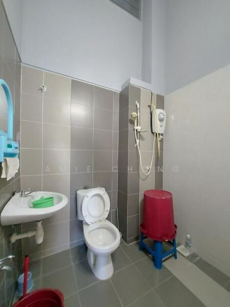Cluster House for Sale in Medan Klebang Elit (Chemor) - Amie Chong - Bathroom - PropertyGuru.com.my
