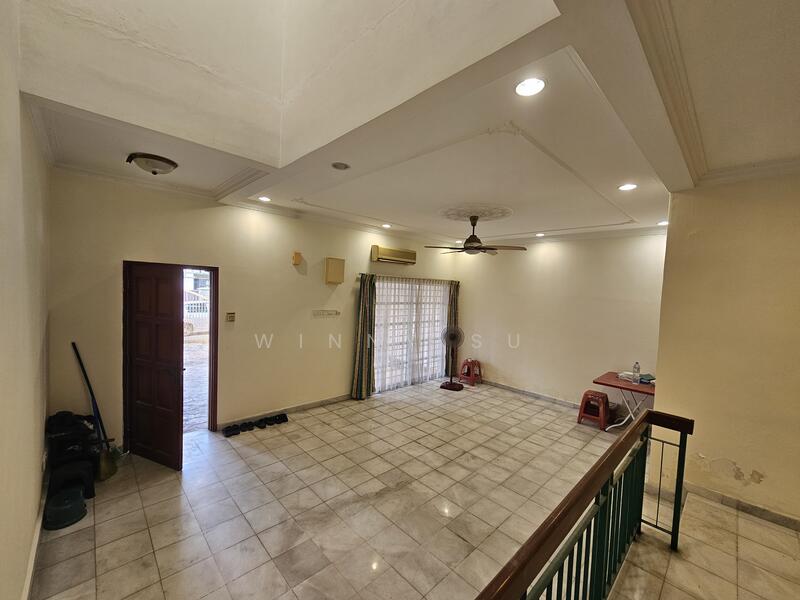 Bukit Jelutong untuk Untuk Dijual - RM 780,000, Feb 2026 - Living Room - PropertyGuru.com.my