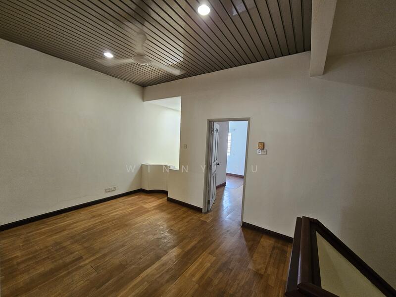 Bukit Jelutong untuk Untuk Dijual - RM 780,000, Feb 2026 - Living Room - PropertyGuru.com.my