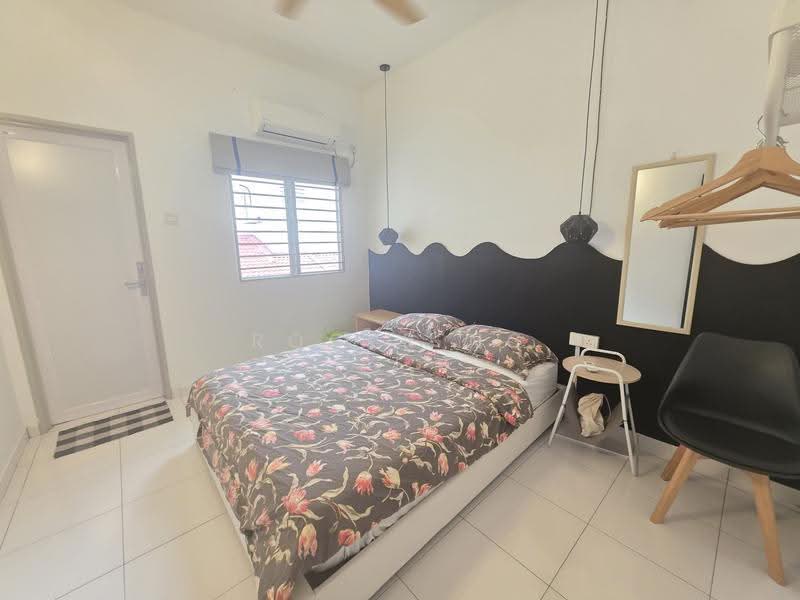 Rumah Teres 2-Tingkat untuk Dijual di Alam Nusantara (Setia Alam) - Roger Ng - PropertyGuru.com.my