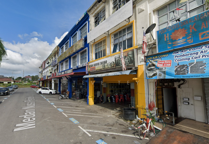 For Sale - Taman Nusa Perintis Three Storey Corner Shoplot