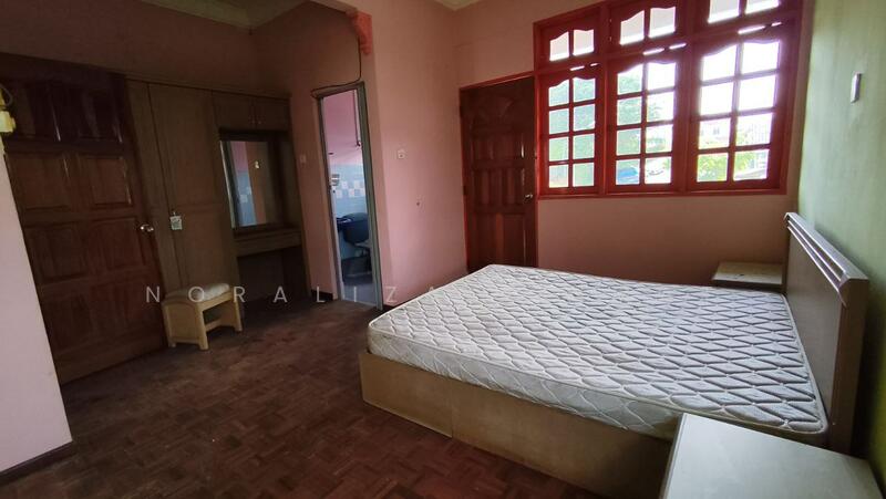 Rumah Teres untuk Dijual di Taman Banang Jaya (Batu Pahat) - Noraliza Alimat - Bedroom - PropertyGuru.com.my