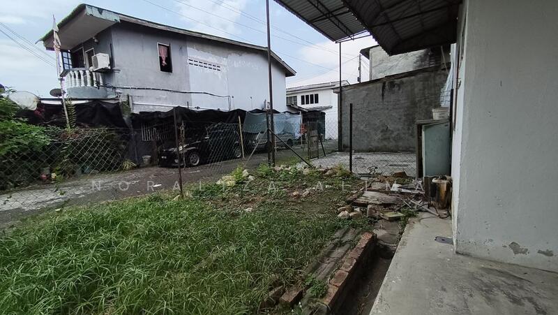 Rumah Teres untuk Dijual di Taman Banang Jaya (Batu Pahat) - Noraliza Alimat - Exterior - PropertyGuru.com.my