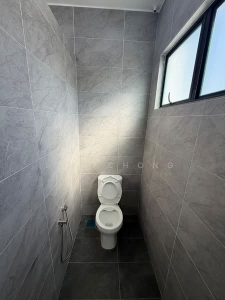 Semi-D Factory for Sale in Gopeng (Perak) - Levi Chong - Bathroom - PropertyGuru.com.my