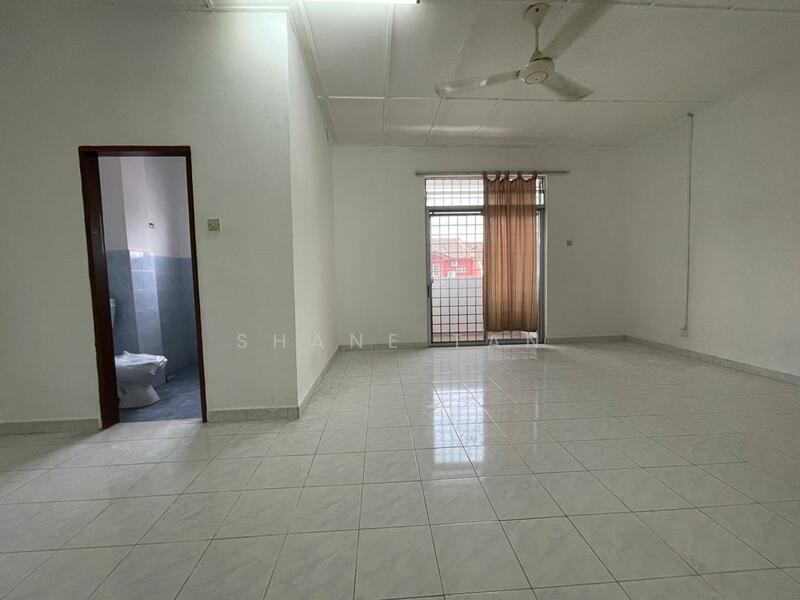 Rumah Teres 2 Tingkat untuk Dijual di Taman Bukit Kepayang (Bukit Kepayang) - Shane Tan - Living Room - PropertyGuru.com.my