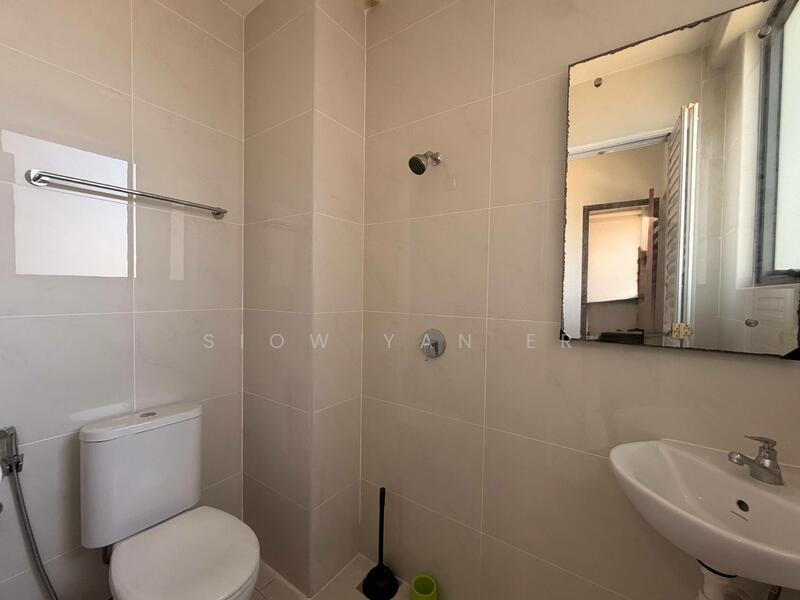 Condominium for Rent at Royal Strand @ Country Garden Danga Bay - Siow Yan Er - Bathroom - PropertyGuru.com.my