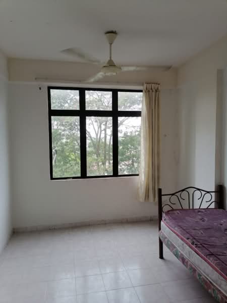 Pangsapuri untuk Dijual di Pangsapuri Bukit Beruang Utama - Woon . - Bedroom - PropertyGuru.com.my