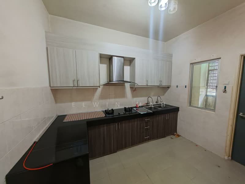 Rumah Teres 2 Tingkat untuk Dijual di Kota Emerald (Rawang) - Elwin Mah - Kitchen - PropertyGuru.com.my