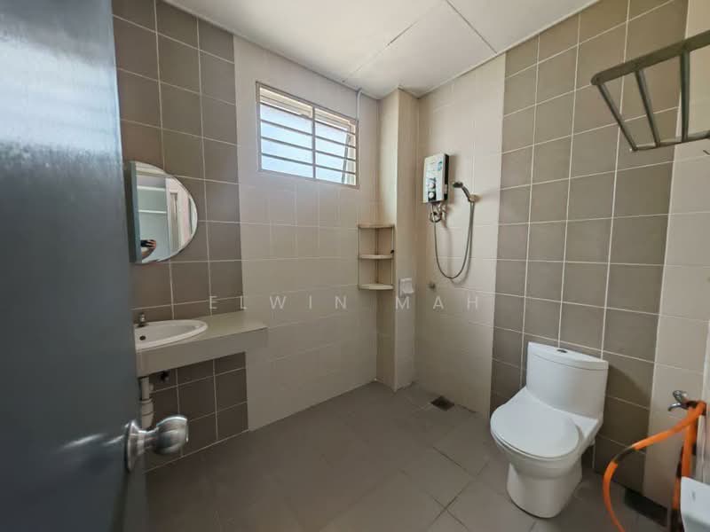 Rumah Teres 2 Tingkat untuk Dijual di Kota Emerald (Rawang) - Elwin Mah - Bathroom - PropertyGuru.com.my