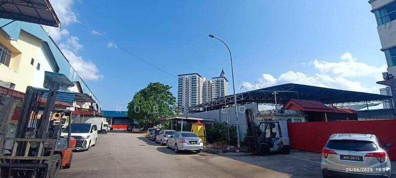 Perindustrian Desa Plentong – 1.5 Storey Terrace Factory for Sale untuk Untuk Dijual - RM 1,200,000, Feb 2026 - Exterior - PropertyGuru.com.my