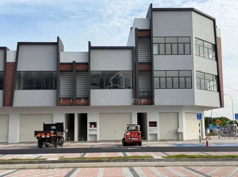 For Rent - Gamuda cove Bay Street Dengkil Brand New 2 Storey Shop