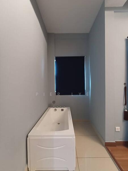 Servis Apartment untuk Disewa di G Residence - Pier Lye - Bathroom - PropertyGuru.com.my