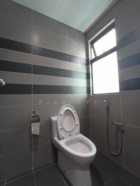 Servis Apartment untuk Disewa di G Residence - Pier Lye - Bathroom - PropertyGuru.com.my