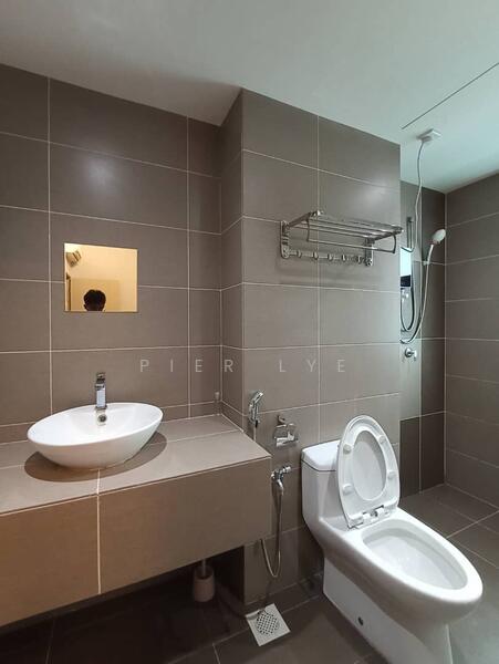 Servis Apartment untuk Disewa di G Residence - Pier Lye - Bathroom - PropertyGuru.com.my