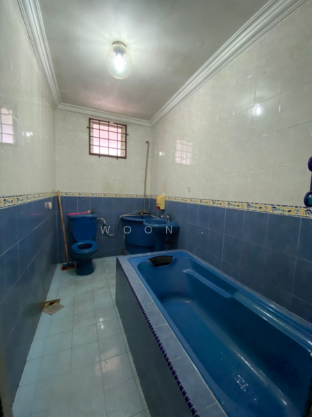 Rumah Teres 1 Tingkat untuk Disewa di Taman Bukit Tembakau (Umbai) - Woon . - Bathroom - PropertyGuru.com.my