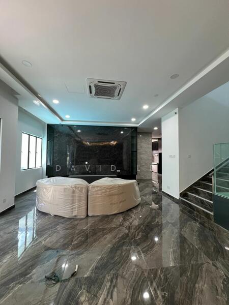 2Sty Semi-D with pool Taman Sinar Mahkota, Jalan Sinar Mahkota, Bandar Mahkota Cheras untuk Untuk Dijual - RM 2,000,000, Feb 2026 - Living Room - PropertyGuru.com.my