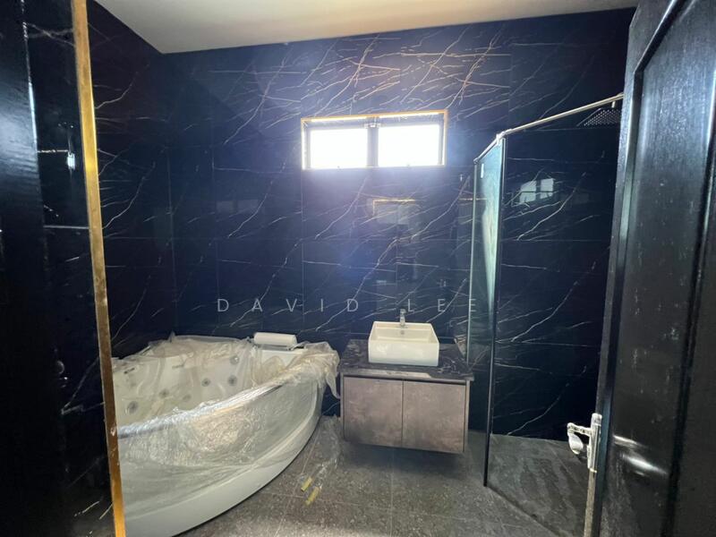 2Sty Semi-D with pool Taman Sinar Mahkota, Jalan Sinar Mahkota, Bandar Mahkota Cheras untuk Untuk Dijual - RM 2,000,000, Feb 2026 - Bathroom - PropertyGuru.com.my