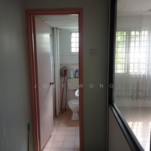 Shop for Sale in Petaling Jaya (Selangor) - Joey Wong - Bathroom - PropertyGuru.com.my