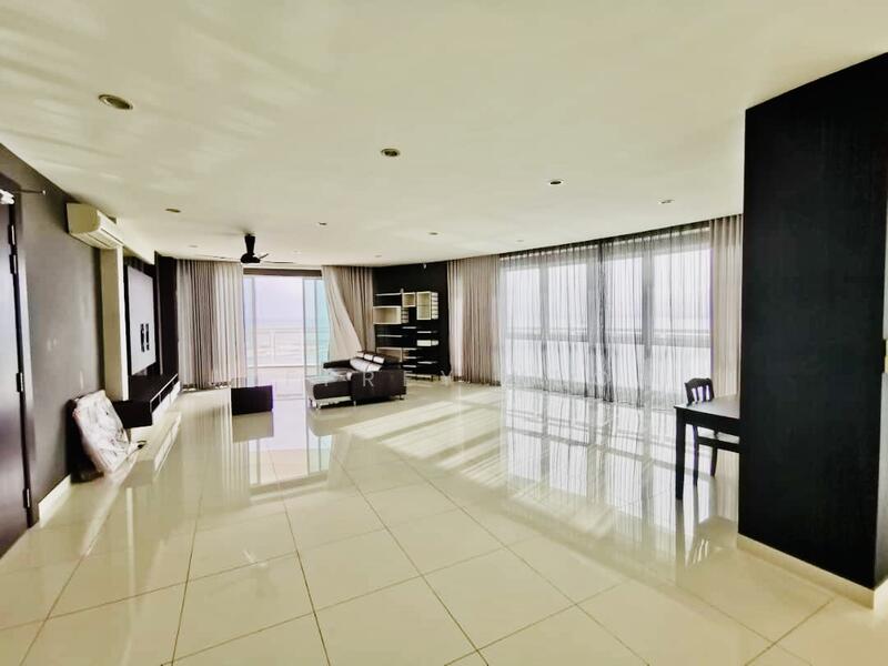 Kondominium untuk Dijual di Gurney Paragon - Jeffrey Yeoh - Living Room - PropertyGuru.com.my