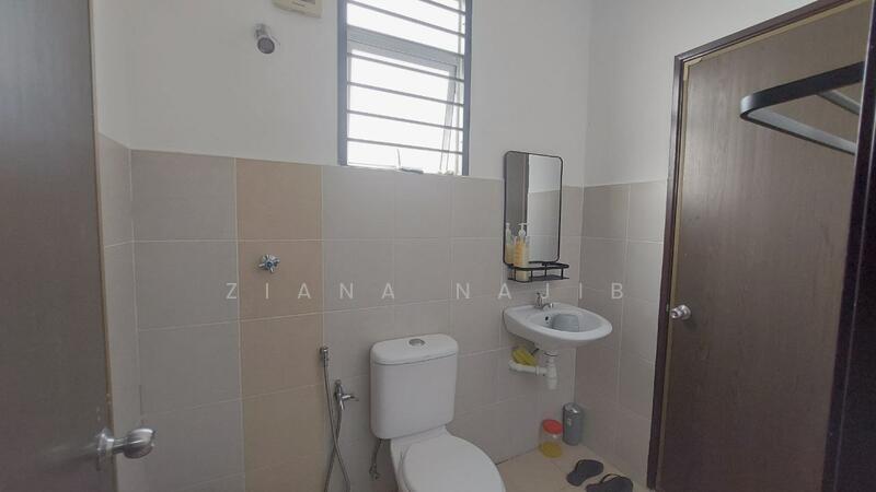 2-storey Terraced House for Sale in Saujana Utama (Selangor) - Ziana Najib - Bathroom - PropertyGuru.com.my