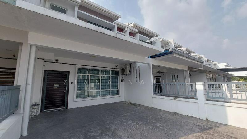 2-storey Terraced House for Sale in Saujana Utama (Selangor) - Ziana Najib - Exterior Hillpark Puncak Alam - PropertyGuru.com.my