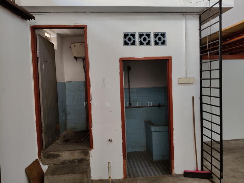 2 Units Connecting 2 Storey Terrace Shophouse, Georgetown, Penang. untuk Untuk Dijual - RM 5,500,000, Feb 2026 - Bathroom - PropertyGuru.com.my