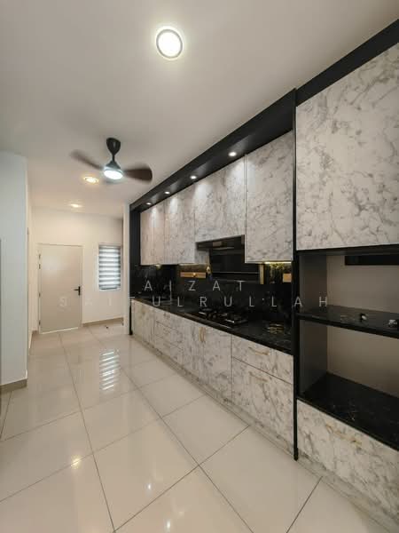 2-storey Terraced House for Rent in Cyberjaya (Selangor) - Aizat Saifulrullah - Kitchen - PropertyGuru.com.my