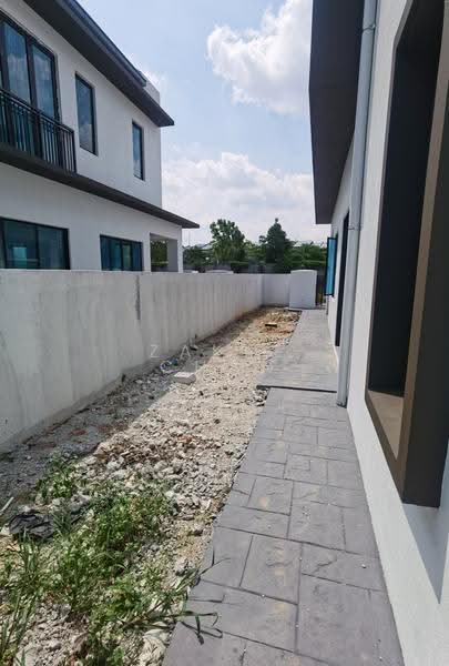 Semi-Detached House for Sale in Sepang (Selangor) - Zakee Chan - Exterior - PropertyGuru.com.my