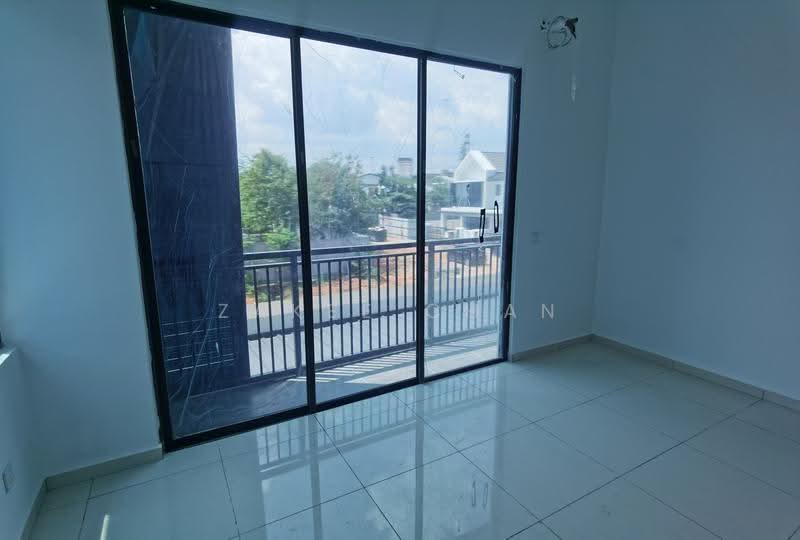 Semi-Detached House for Sale in Sepang (Selangor) - Zakee Chan - Balcony - PropertyGuru.com.my