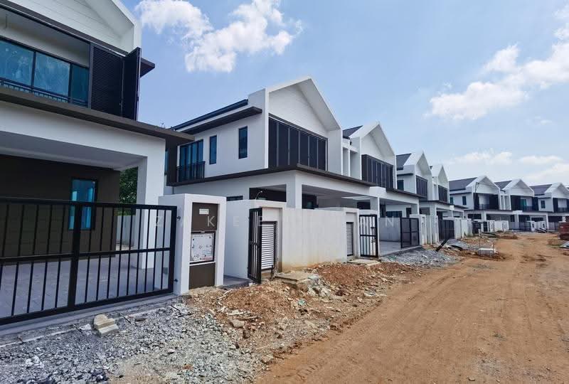 Semi-Detached House for Sale in Sepang (Selangor) - Zakee Chan - Exterior - PropertyGuru.com.my