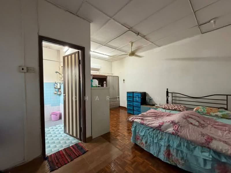 2-storey Terraced House for Sale in Taman Mayang (Petaling Jaya) - Richard Liew - Bedroom - PropertyGuru.com.my