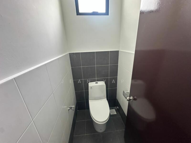 Shop for Rent in Pasir Gudang (Johor) - Jean Yap - Bathroom - PropertyGuru.com.my
