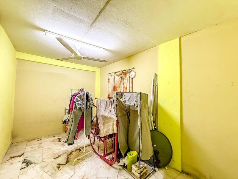 Untuk Dijual - Flat PKNS Section 7