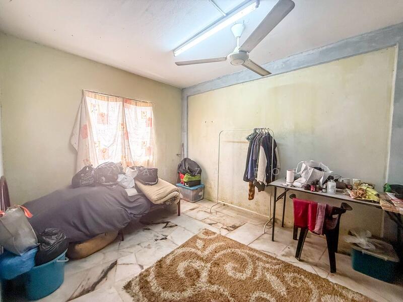 Untuk Dijual - Flat PKNS Section 7