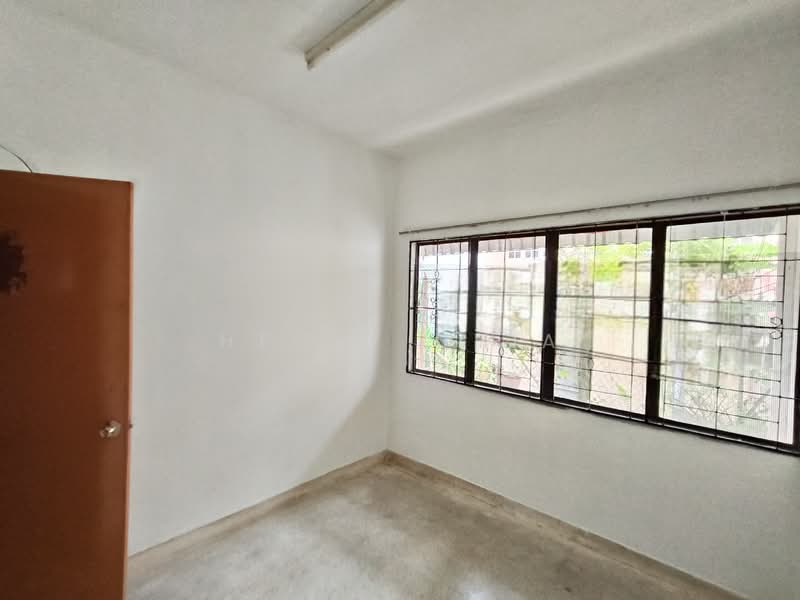 Rumah Teres untuk Dijual di Taman Mayang (Petaling Jaya) - Henry Chia - PropertyGuru.com.my