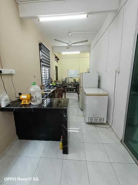 Cluster House for Sale in Skudai (Johor) - Betty Ng - Kitchen - PropertyGuru.com.my