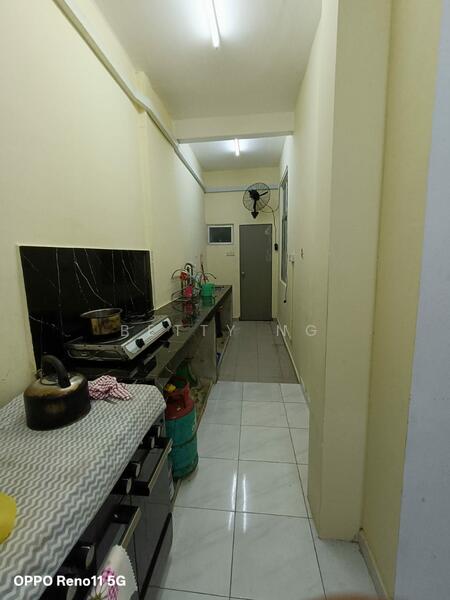 Cluster House for Sale in Skudai (Johor) - Betty Ng - Kitchen - PropertyGuru.com.my