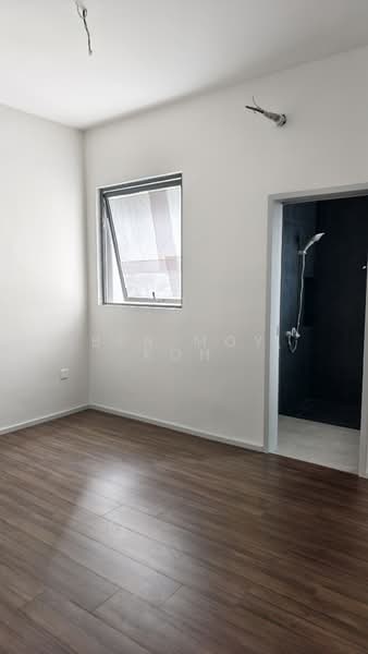 2.5-storey Terraced House for Sale in Taman Bukit Serdang (Seri Kembangan) - May Koh - Bathroom - PropertyGuru.com.my