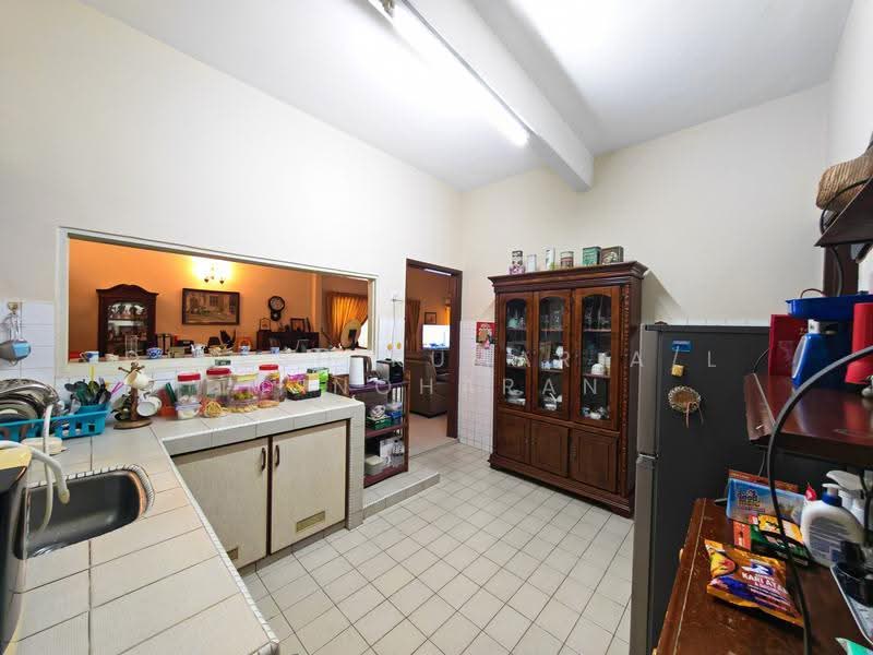 Semi-Detached House for Sale in Petaling Jaya (Selangor) - Dinesh Kumar - Kitchen - PropertyGuru.com.my