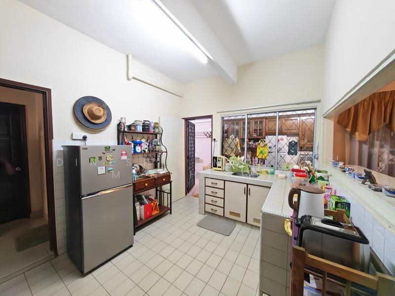 Semi-Detached House for Sale in Petaling Jaya (Selangor) - Dinesh Kumar - Kitchen - PropertyGuru.com.my