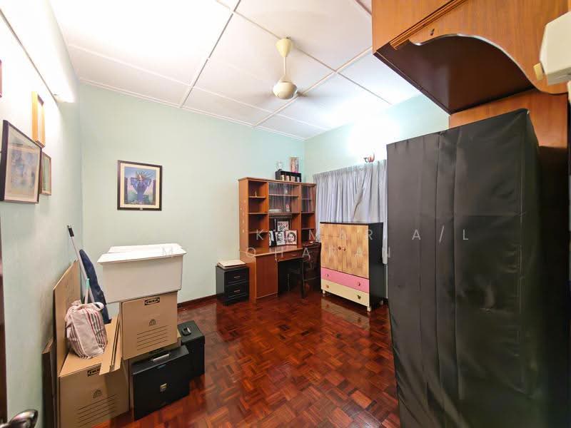 Semi-Detached House for Sale in Petaling Jaya (Selangor) - Dinesh Kumar - Study - PropertyGuru.com.my