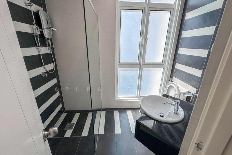 Shared/Common Bathroom