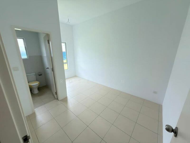 Double Storey Terrace Homes | Near Seremban 2 untuk Untuk Dijual - RM 396,228, Mac 2026 - Bathroom - PropertyGuru.com.my